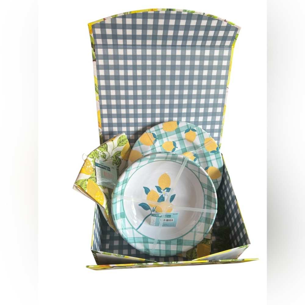 The Spring shop gift set. 4-bowls, 4-plates, 2 towels and lemon gift box.